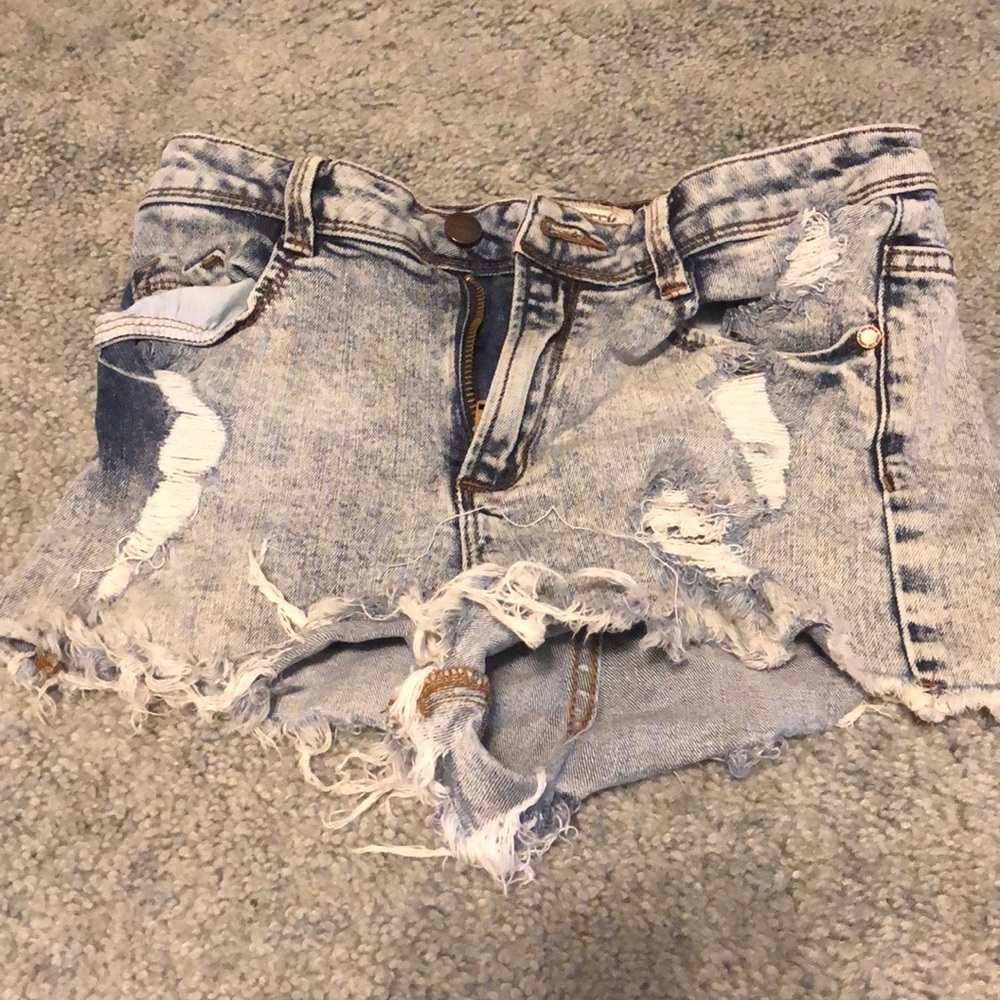 Acid Wash distress denim shorts